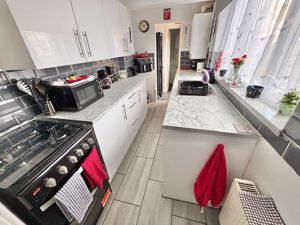 Kitchen- click for photo gallery